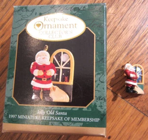 Hallmark Andenken Ornament Miniaturjolly Old Santa 1997 Mitgliedschaft Andenken Cc - Bild 1 von 2