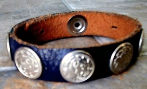 Men's bracelet made of genuine leather. COLOR BLACK AND SILVER - Picture 1 of 5