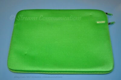 Funda verde para portátil Incase (se adapta a computadoras portátiles de 13 y 15 pulgadas) Foto 1 de 4