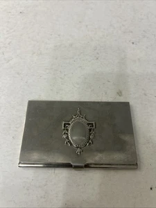 Estuche para tarjetas/estuche para cigarrillos vintage de metal plateado - diseño ovalado ornamentado - Imagen 1 de 6