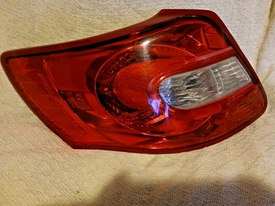 2010-2013 Suzuki Kizashi 左侧驱动尾灯 原始设备制造商 — 第 1/4 张图片