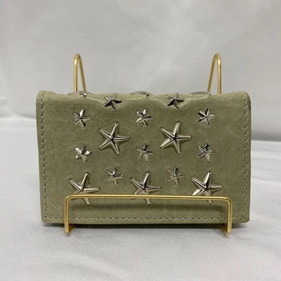 Tarjetero Jimmy Choo color raro estrella tachuelas verde claro Foto 1 de 4