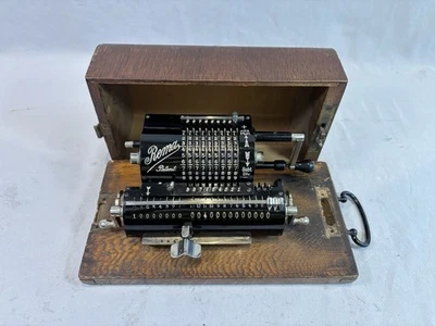 Machine à Calculer REMA 1 - N° Série 2582 - Pièce de Collection Restaurée - Photo 1/4
