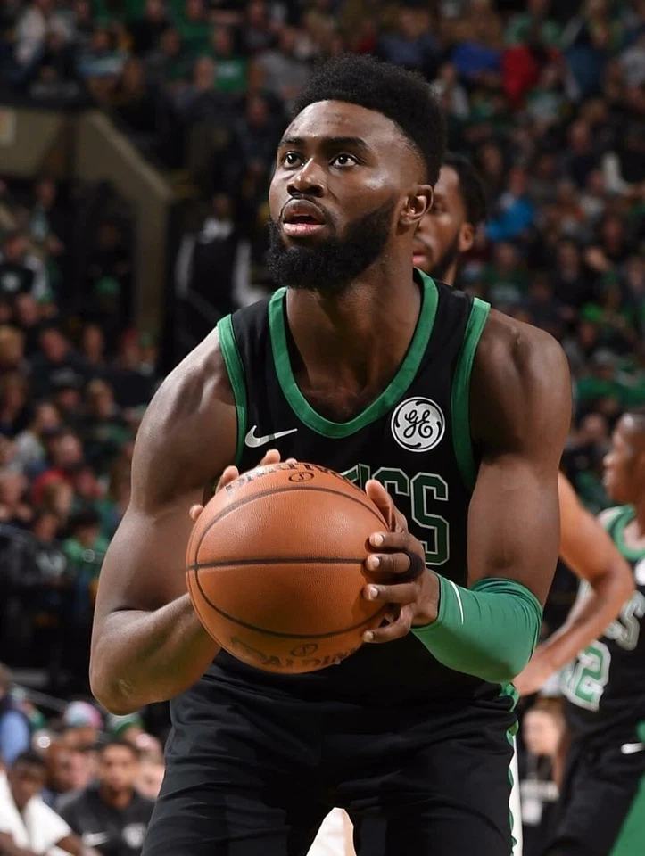 Foto brillante 8x10 marrón de los Boston Celtics Jaylen de baloncesto de la NBA impresión Foto 1 de 1