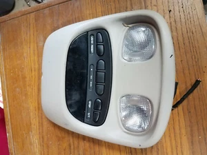 Domelight Jeep Liberty 2002 2003 2004 2005 - Picture 1 of 3