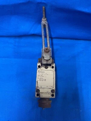 INTERRUPTOR LÍMITE OMRON WLCA12-2N 100 MA 125 VAC 30VDC Foto 1 de 4