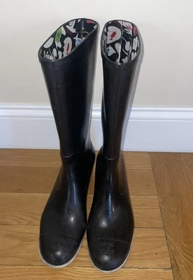 CHANEL Rain Boots Black Patent Mid Calf  CC Logo Lined   Size 41 - Image 1 of 4