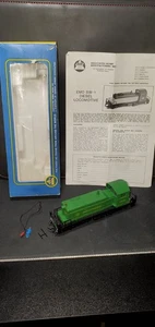 AHM Southern Diesel Switcher EMD SW-1 Locomotive 2002k Runs Well & Lights HO - Picture 1 of 6