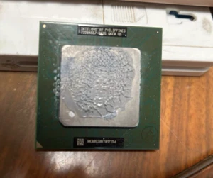 INTEL PHILPPINES QKE0 370 .ES version, high collectible value - Afbeelding 1 van 3