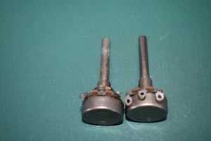 500K Ohm NOS Ohmite Type 304032 Potentiometers Tested Pair - Picture 1 of 3