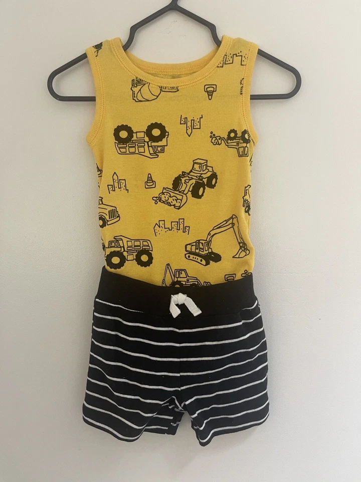 Carter's Bebé Niños 2 Piezas Vehículos de Construcción Body y Pantalones Cortos Conjunto Amarillo 6M Foto 1 de 4