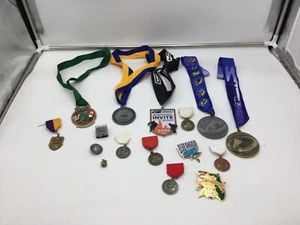 Lot of 16 MEDALS and PINS - Picture 1 of 10