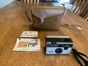 Vintage Kodak Instamatic 134 Camera with Travel Case UNTESTED - Picture 1 of 7