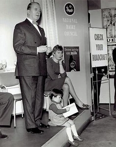 1964 Original DBLWT Photo Jack Warner Mary Rand at London Road Safety Exhibition - Picture 1 of 2