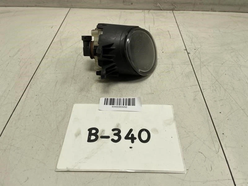 2005 VOLVO V50 T5 DIANTEIRO ESQUERDO DO LADO DO MOTORISTA PARA-CHOQUE INFERIOR CONJUNTO DE FAROL DE NEBLINA FABRICANTE DE EQUIPAMENTO ORIGINAL+  - Imagem 1 de 4