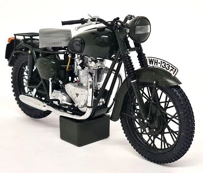 Corgi 1/12 Triumph TR6 Trophy The Great Escape Weathered Diecast Model Motorbike - Image 1 of 4