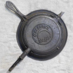 Crescent # 8 Cast Iron Waffle Iron With Low Base - Picture 1 of 7