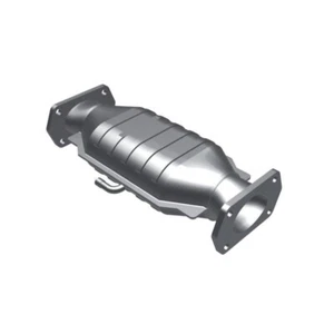 MagnaFlow 93940 Direct-Fit Catalytic Converter for 82–88 Chevy/Pontiac 5.0L/5.7L - Picture 1 of 10