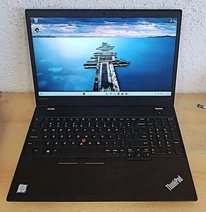 Lenovo ThinkPad T570 15,6" Intel Core i5-6300U 2,50 GHz 256 GB SSD 16 GB di RAM - Foto 1 di 7