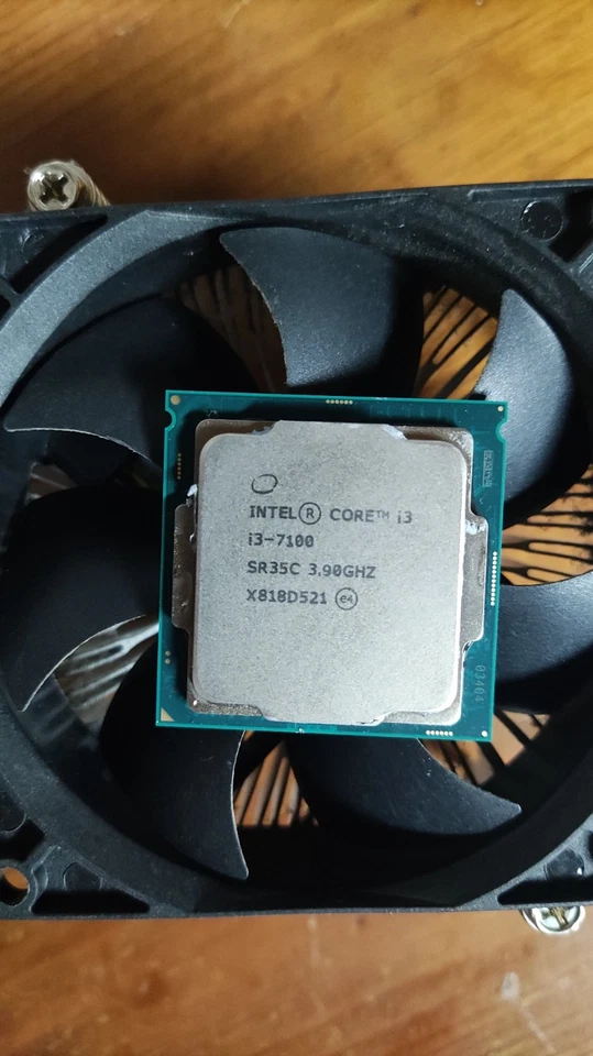 Dissipatore + CPU INTEL CORE i3 7100 @ 3,90 GHZ PROCESSORE SOCKET LGA 1151 - Immagine 1 di 1