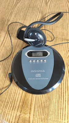 Проигрыватель компакт-дисков Insignia NS-P4112 60 сек противоударный протестирован РАБОТАЕТ с наушниками! - Изображение 1 из 4