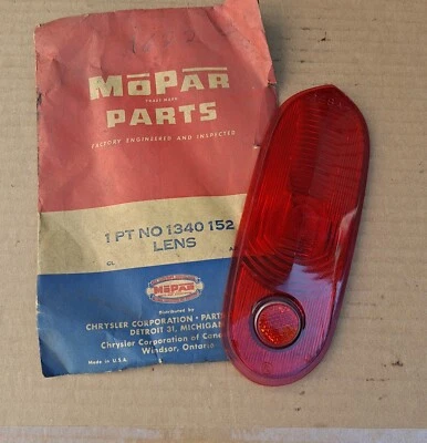 1950 DeSoto Deluxe Custom S14 Nuevo de Lote Antiguo MoPar LÁMPARA TRASERA IZQUIERDA LENTE Y REFLECTOR Foto 1 de 3