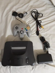 Sistema de consola de juegos Nintendo 64 N64 + cables de mando FUNCIONANDO sin región - Imagen 1 de 6