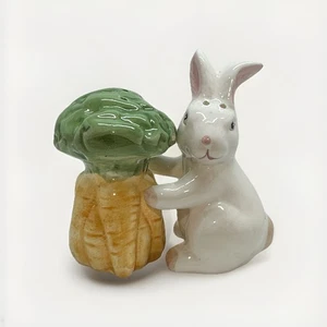 Vintage Bunny Rabbit with Carrot Bundle Ceramic Salt & Pepper Shakers - Picture 1 of 8