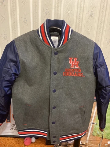 Gen 2 Youth Boys Size Medium Houston Cougars Button Up Varsity Jacket Cover