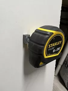 Soporte para cinta métrica, montaje en pared, soporte, clip STANLEY FATMAX DEWALT MILWAUKEE - Imagen 1 de 5