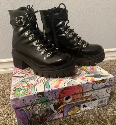 Botas Checas Jeffrey Campbell 8.5 Negras Moto Plataforma Gruesa Suela Combate Punk Foto 1 de 4