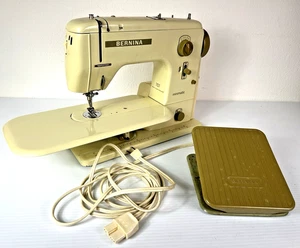 Macchina da cucire BERNINA 707 Minimatic testata con custodia - Foto 1 di 17