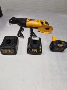 4 DeWalt Werkzeuge & Ladegeräte - gebraucht, funktionstüchtig - Bild 1 von 15