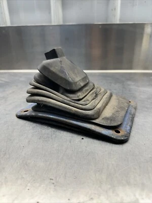 1985-1995 SUZUKI SAMURAI COVER TRANSMISSION SHIFTER UPPER BOOT & BEZEL OEM Foto 1 de 3