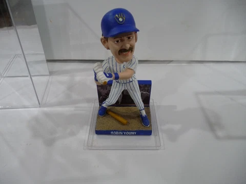 Robin Yount Milwaukee Brewers Bobble head with Display Case Cover