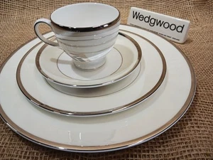 Wedgwood LUSTREWARE OYSTER 4-piece bone china place setting; new, never used - Picture 1 of 6