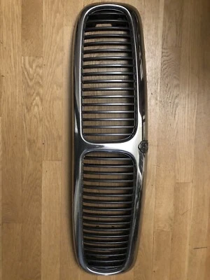 Parrilla delantera cromada OEM Jaguar XJ8 X308 Vanden Plas 1998-2003 pieza HNC-5504-BB Foto 1 de 4