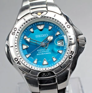 [N COMO NUEVO] Reloj de cuarzo para hombre Seiko Prospex Scuba Diver 8F35-0030 esfera azul 200 m - Imagen 1 de 11