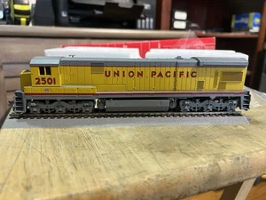 HO Scale Atlas #8617, Powered C30-7 Union Pacific 2501 - Picture 1 of 16