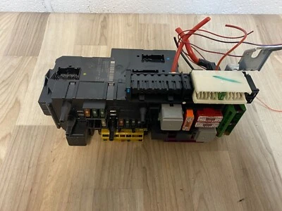 MERCEDES BENZ C250 C300 C350 W204 08-14 REAR SAM FUSE BOX RELAY CONTROL MODULE - Image 1 of 4