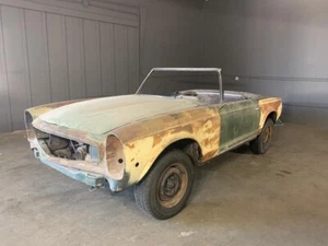 1970 MERCEDES BENZ 280SL CONVERTIBLE BEEN IN STORAGE MANY YEARS DECEASED ESTATE - Picture 1 of 19