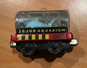 Thomas & Friends SODOR AQUARIUM Shark Car 2004 Diecast Plastic Gullane MAGNETIC - Picture 1 of 7
