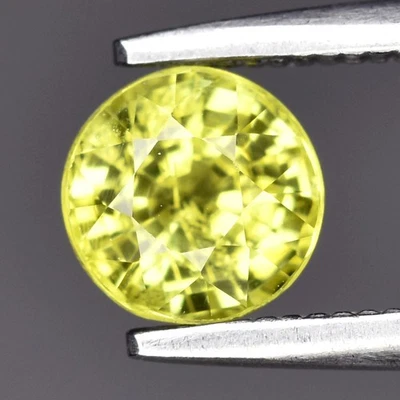 💎 0.80ct 5mm Round Natural Yellowish Green Grossular Garnet - Africa Gemstone - Image 1 of 4