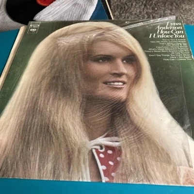 Country Lp Lynn Anderson How Can I Unlove You On Columbia vinyl lp - Image 1 of 4