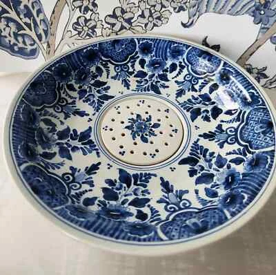Tigela colecionável Delft com filtro 10" feita na Holanda, decoração azul e branca - Imagem 1 de 4