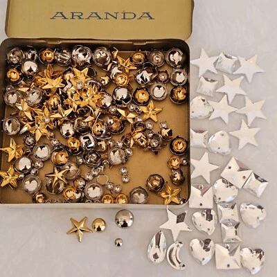 Lote Mixto Tachuelas de Metal con Puntas y Gemas Hot Fix Diseños Artesanales Western Foto 1 de 4