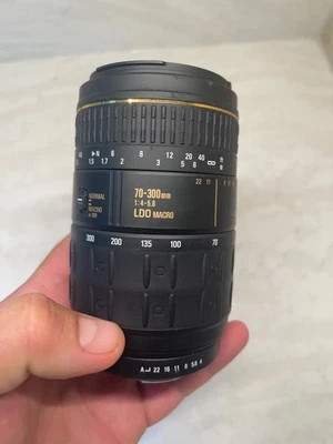 QUANTARAY Minolta AF 70-300mm F/4-5.6 LDO Tele-Macro Lens Japan V6 great shape - Image 1 of 4