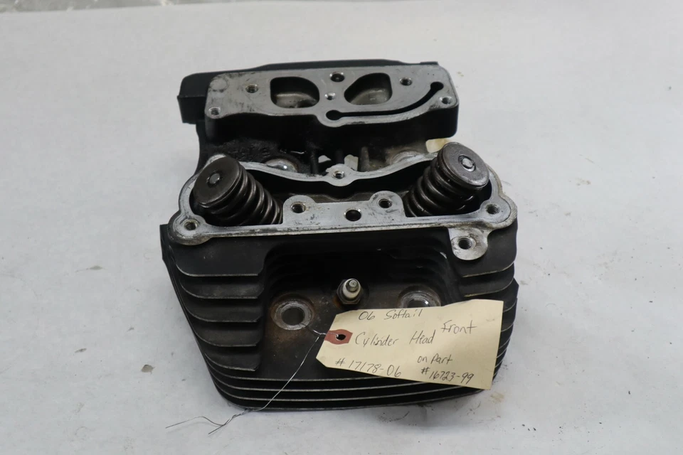 Cabeça de cilindro dianteira OEM Harley Davidson Twin Cam 88" 2006 Softail 17178-06 - Imagem 1 de 4