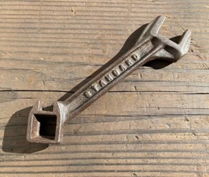 RARE Antique Vintage Standard Garden Tool Co. Planter Seeder Cultivator Wrench - Picture 1 of 3