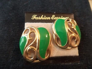 Vintage Gold Tone and Green Striped Swirl Enamel Stud Earrings - Picture 1 of 2